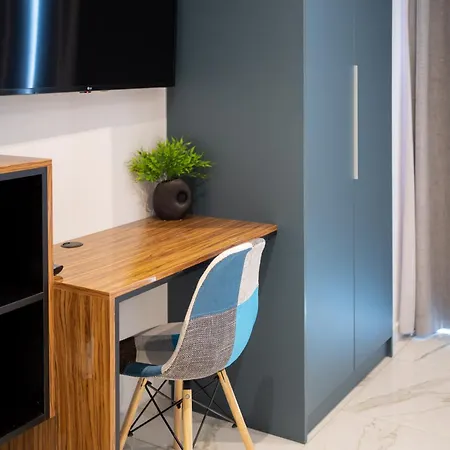 Apartment δ17 & Larissa