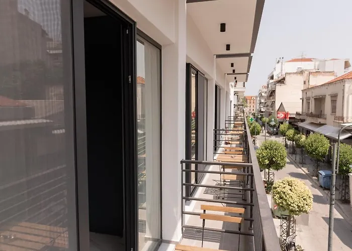 δ17 & Apartment Larissa